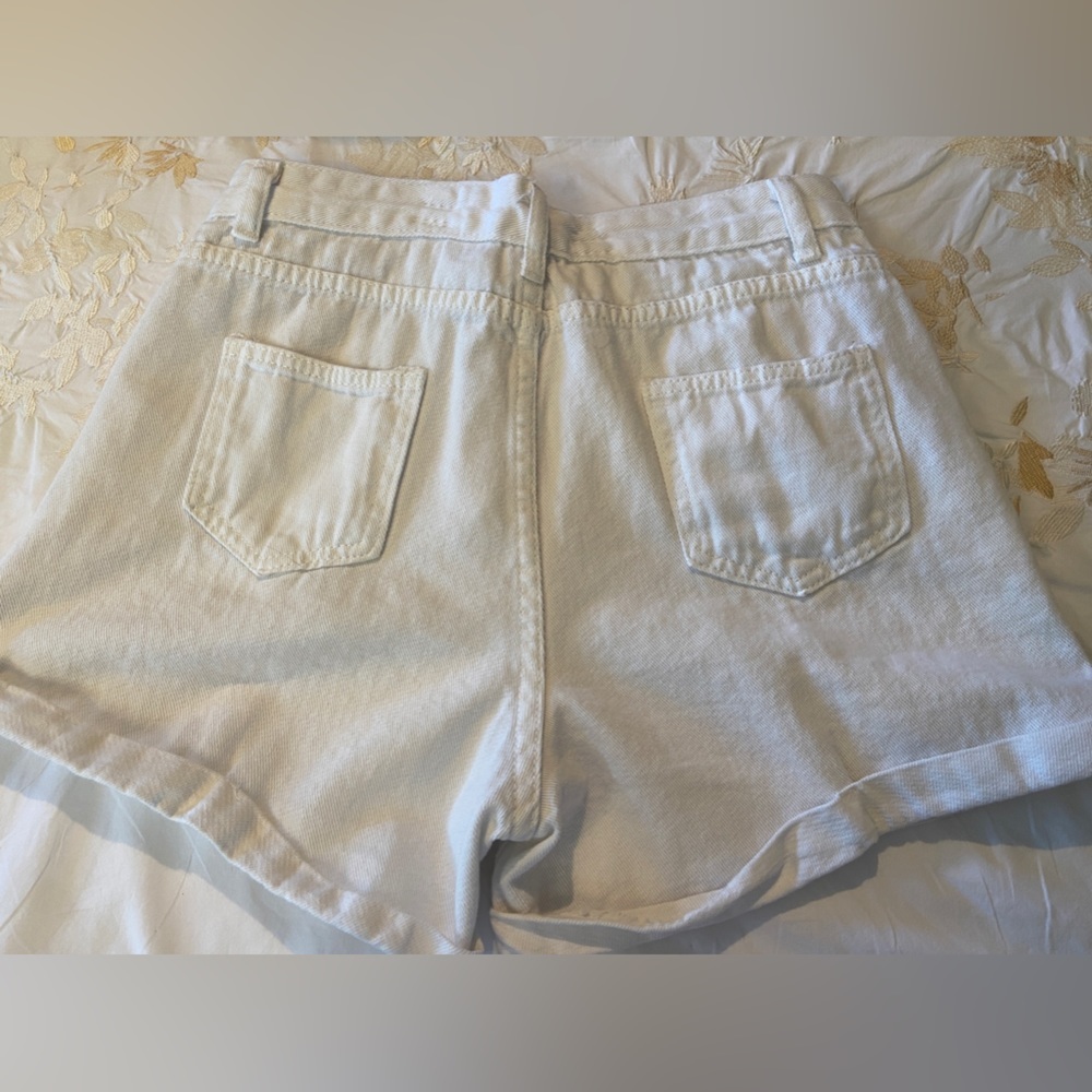 NWOT“JEANS” Sz-L Juniors/58 China- Cute Off White Jean Shorts-Soft Movable Cloth - Picture 13 of 15